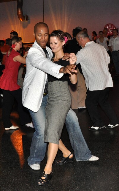 min 2008 11 08 fous swing 384